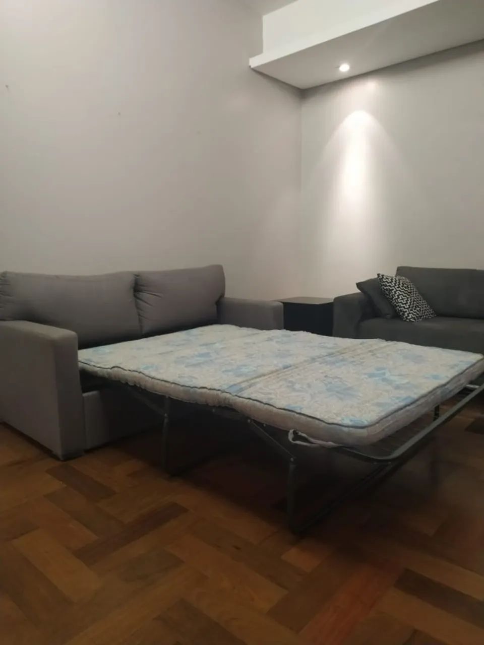 Sofá confortável com cama de casal embutida - Foto 3