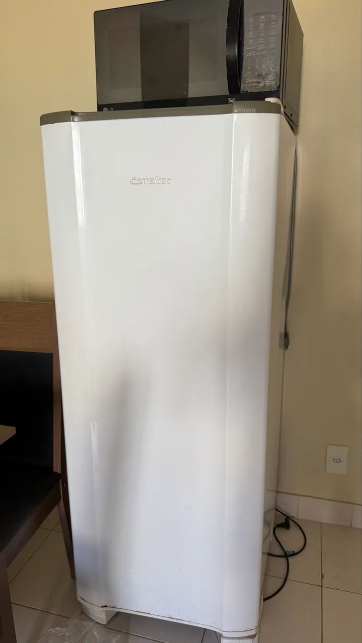GELADEIRA Esmaltec 