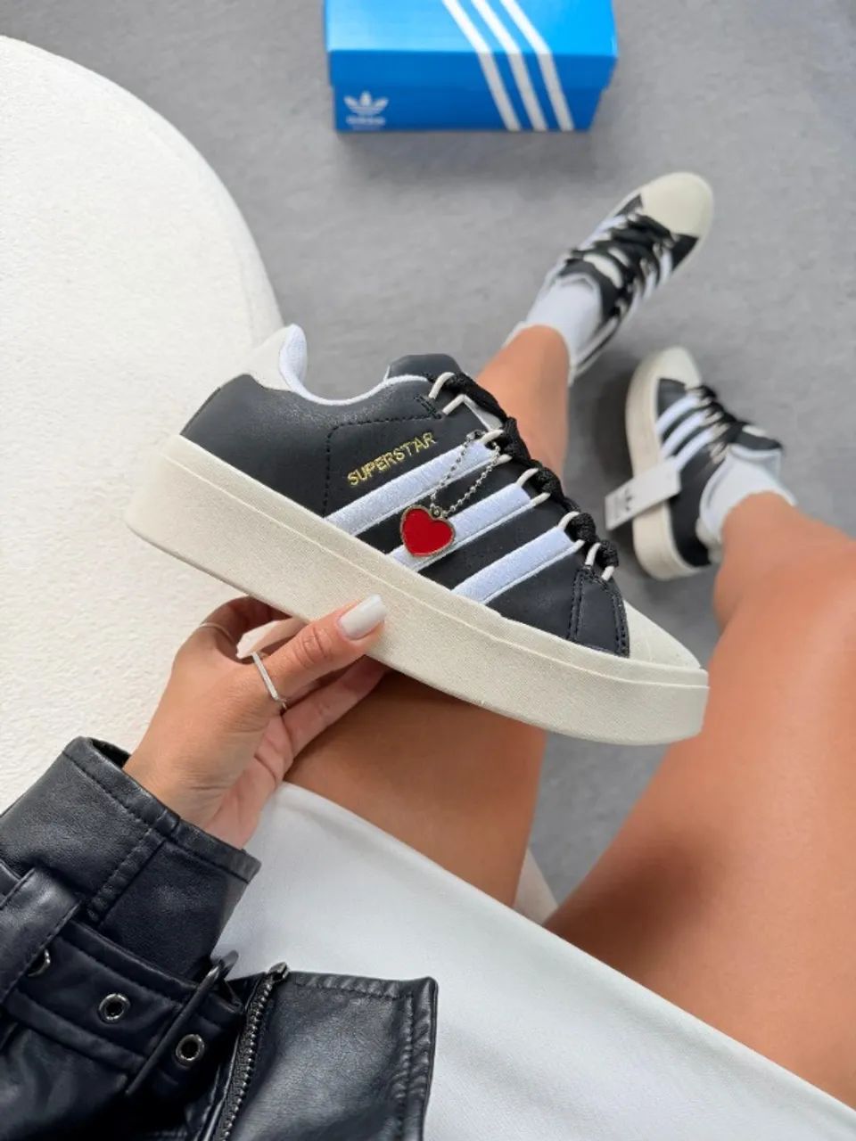 Tenis Adidas super star Bonega Preto Branco