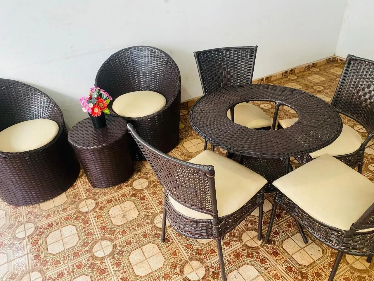 Jogo de mesa e poltronas  - Foto 2