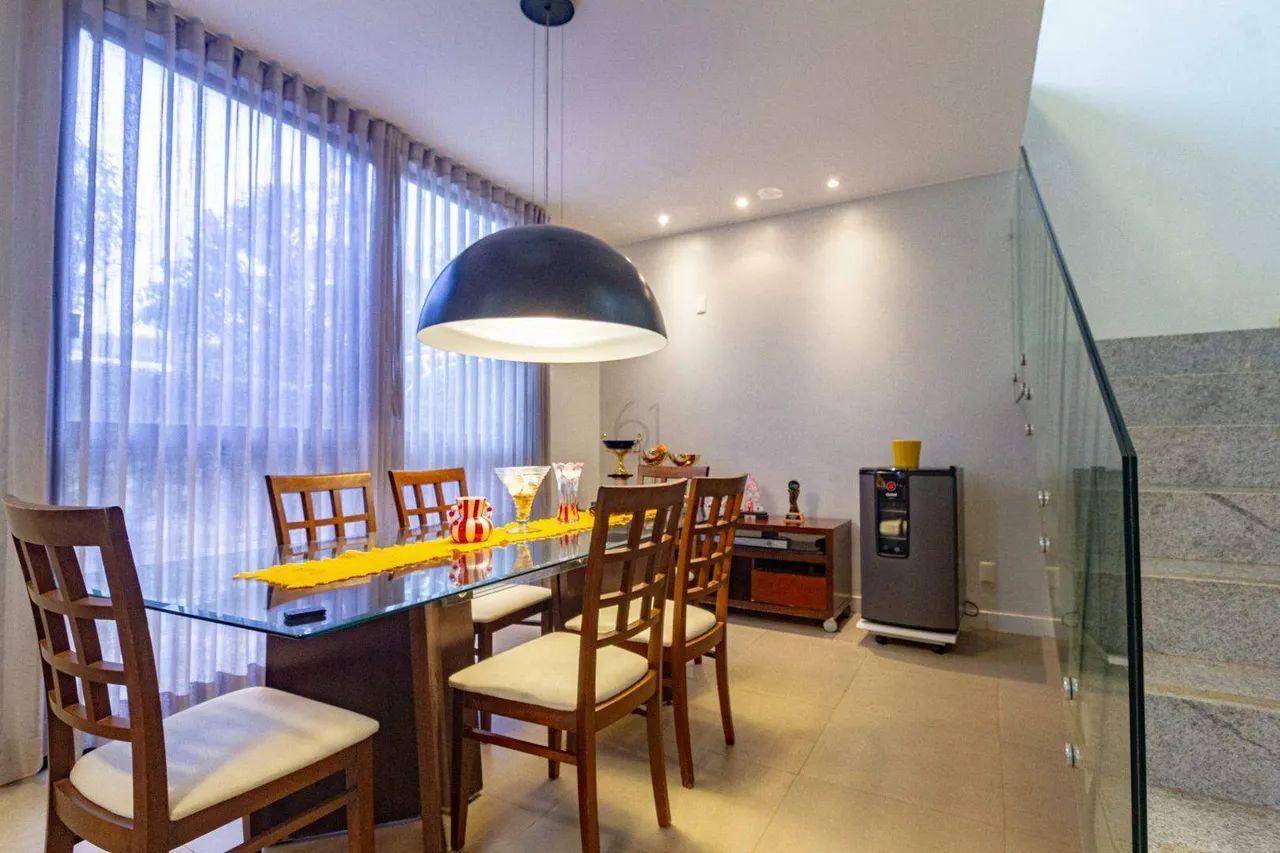 Linda Casa com 5 QTS e 4 Suítes e ainda aceita Permuta. - Foto 4