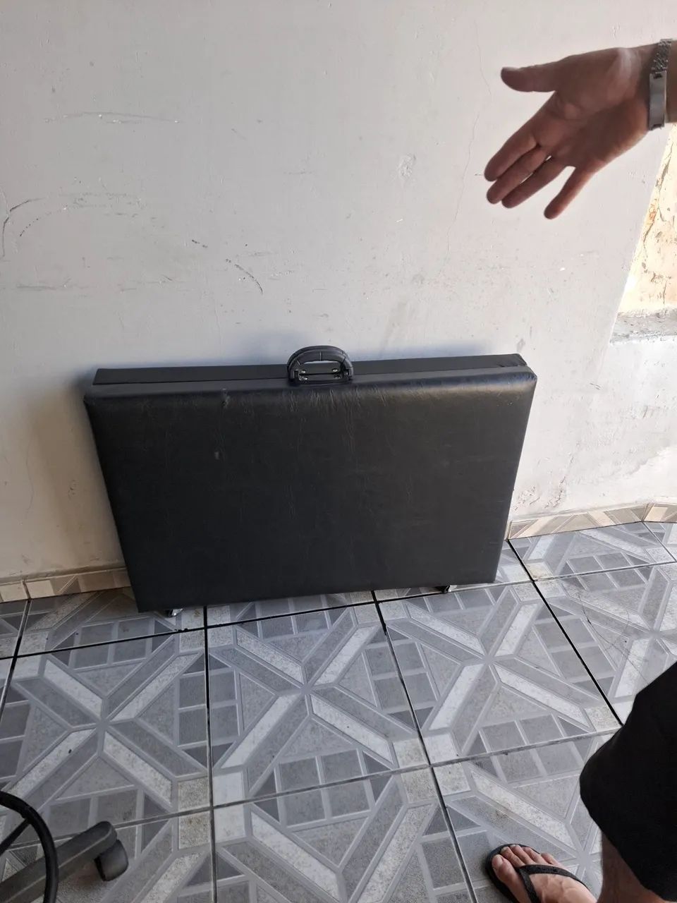 Vende se maca maleta e mocho.
