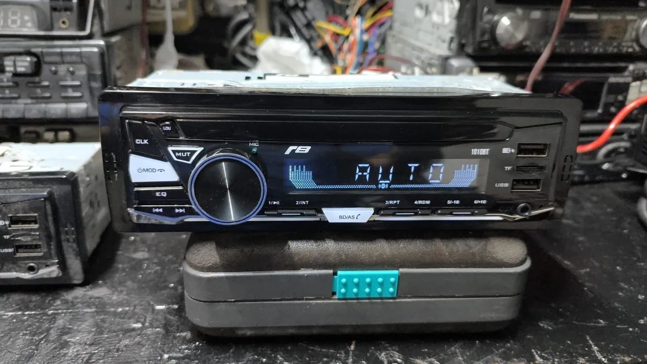 Rádio R8 101BT 