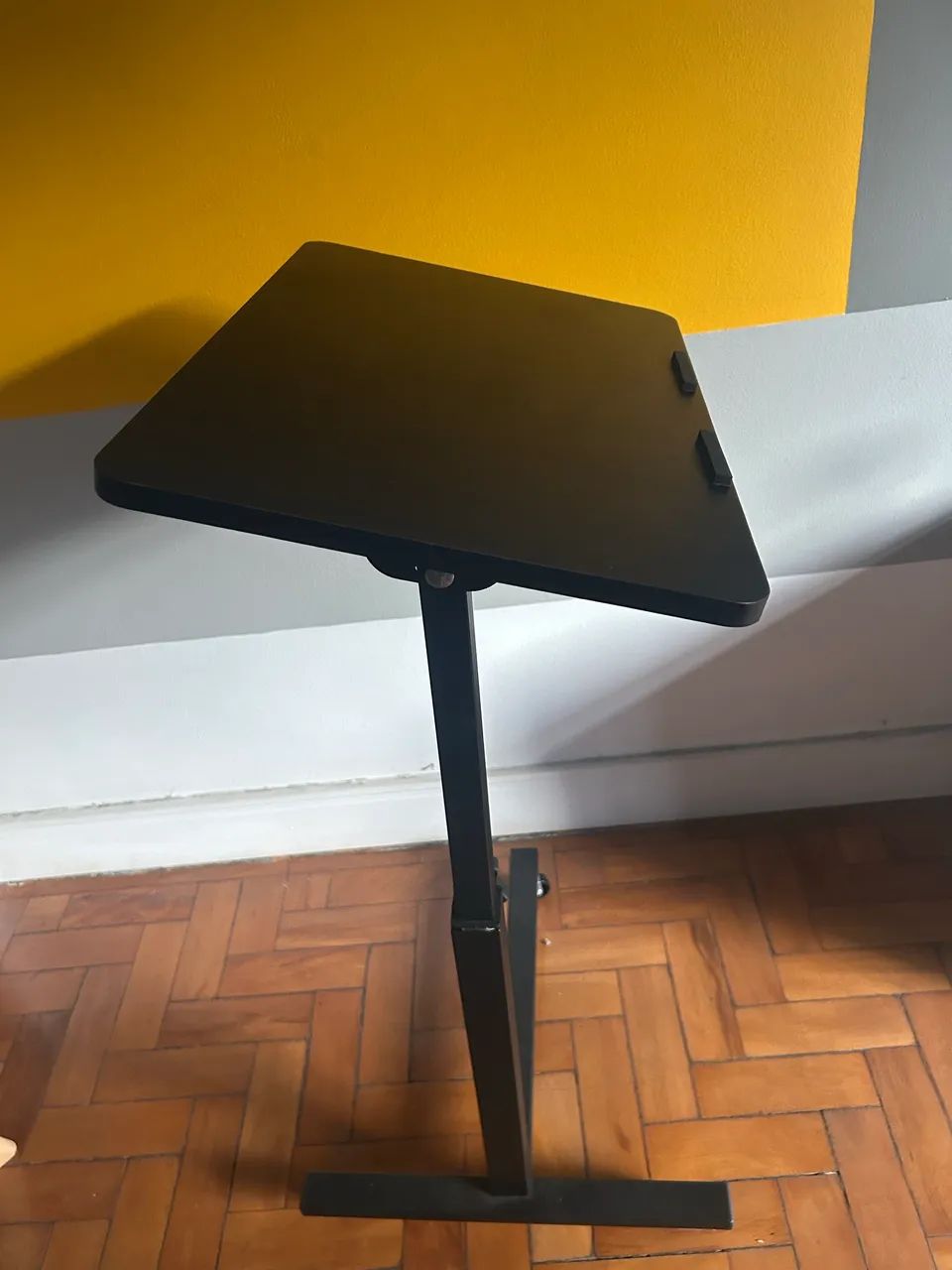 Mesa auxiliar ajustável422991882260981761