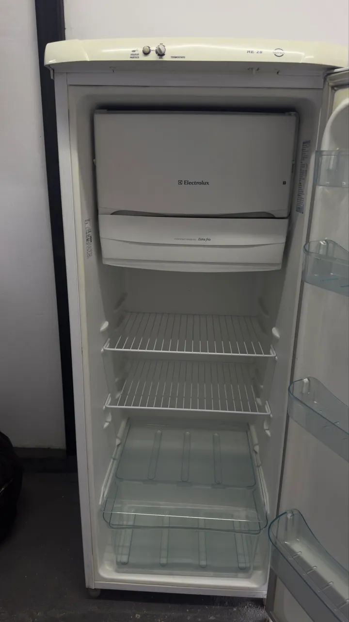 Geladeira Electrolux RE28 - Foto 2