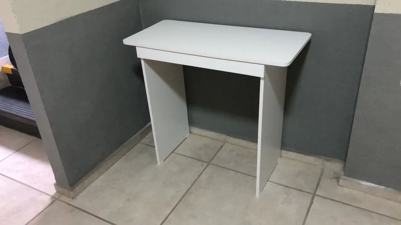 Vende-se ua mesa de computador