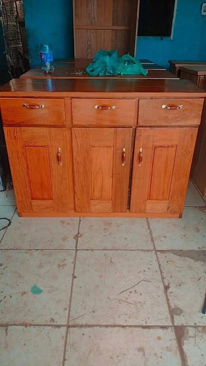 BALCÃO DE 3 PORTAS 100% MADEIRA  - Foto 3