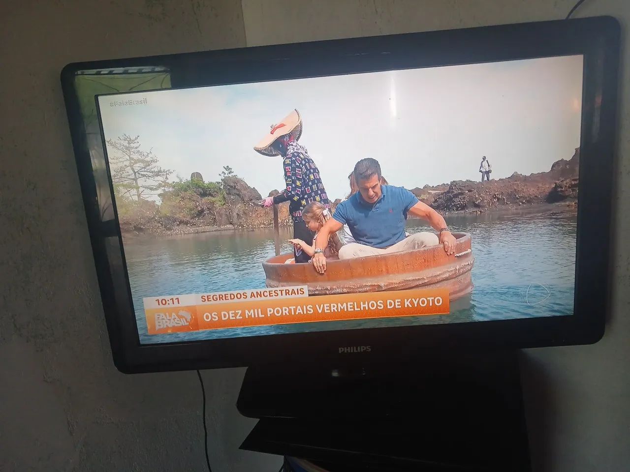 Vendo tv philips 32 polegadas não é smart  - Foto 2