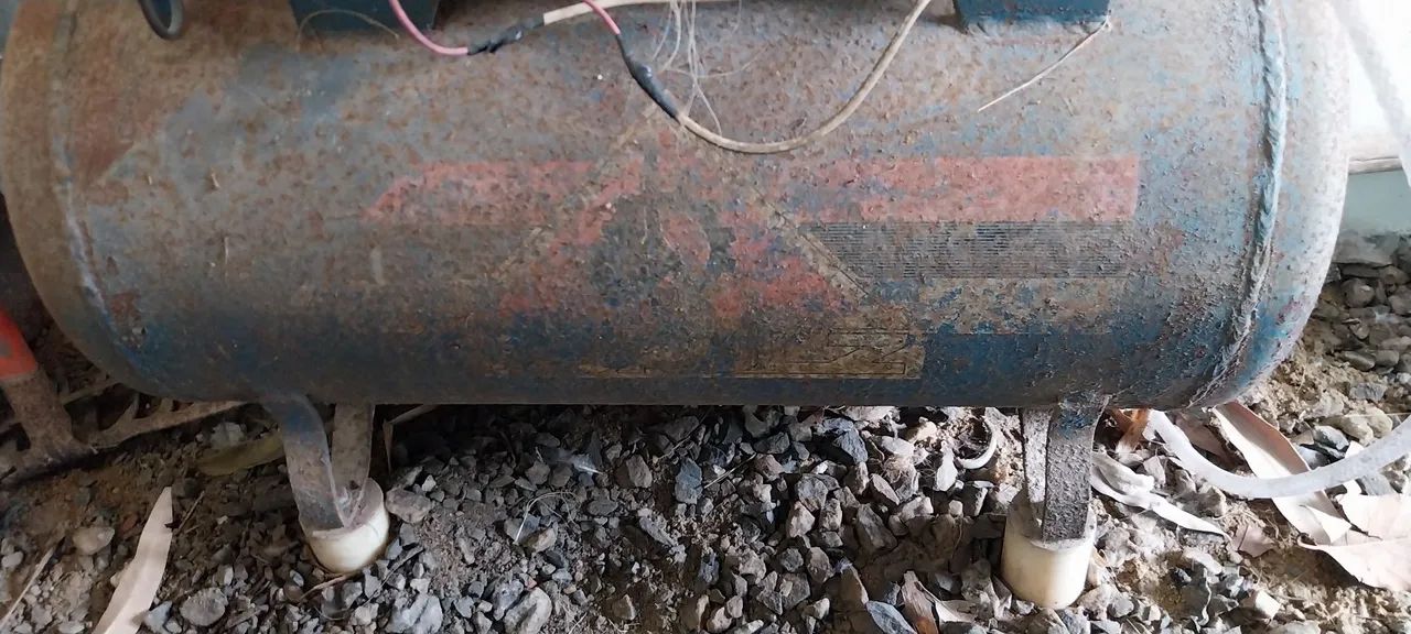 Compressor schulz usado é funcionando perfeitamente 