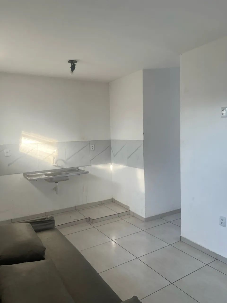 Alugo apartamento na lomas 