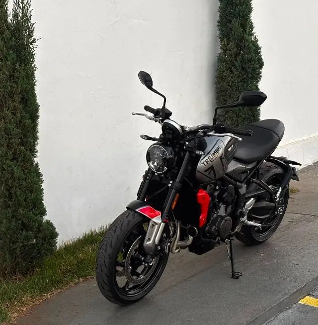 TRIUMPH TRIDENT 660 2024 - Foto 4