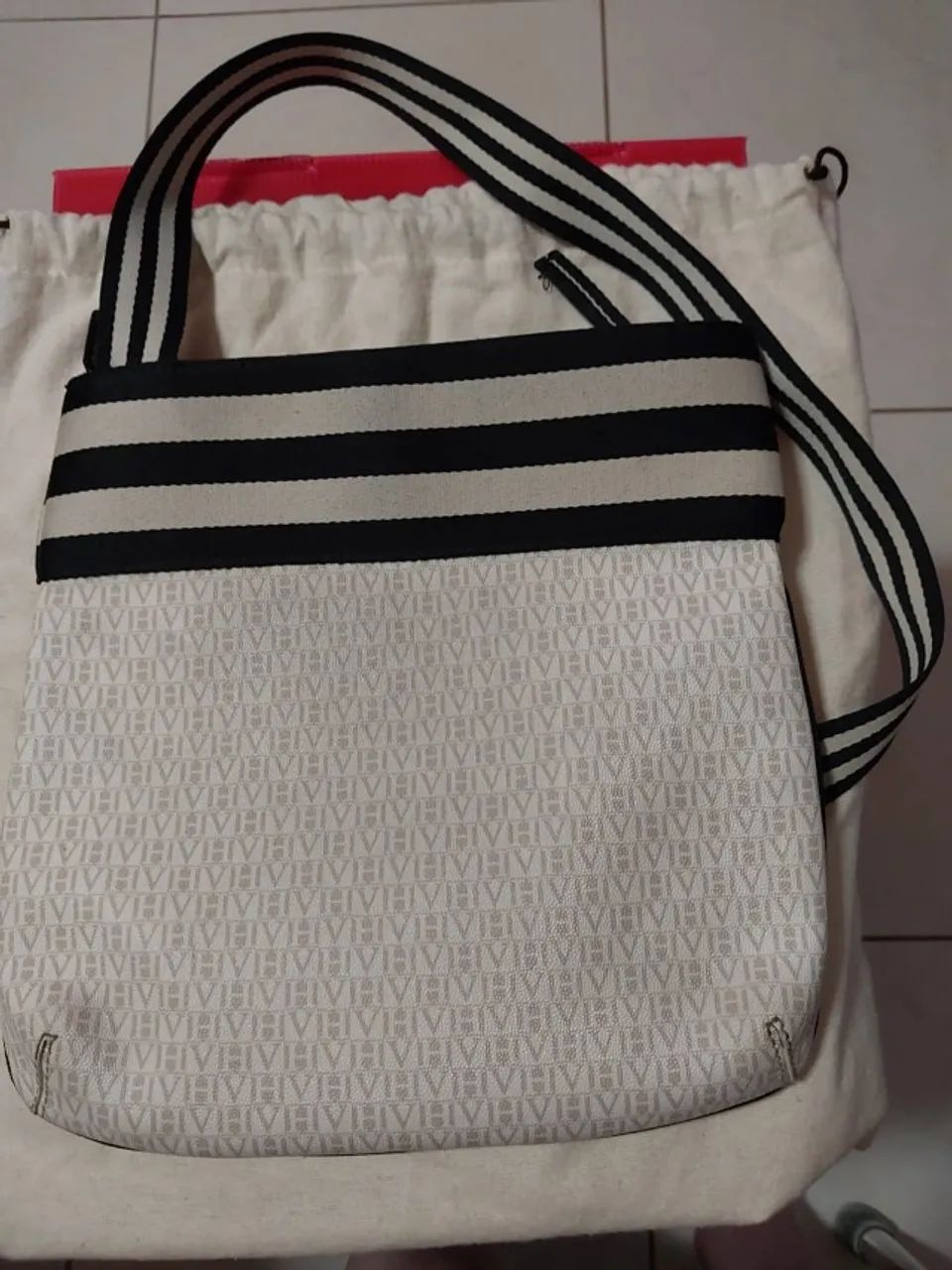 Bolsa Victor Hugo Original,  em ótimo estado - Foto 2