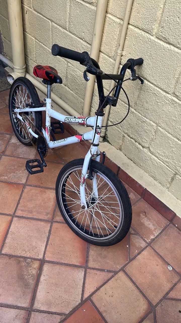 Bicicleta aro 20 BMX/cross da String usada