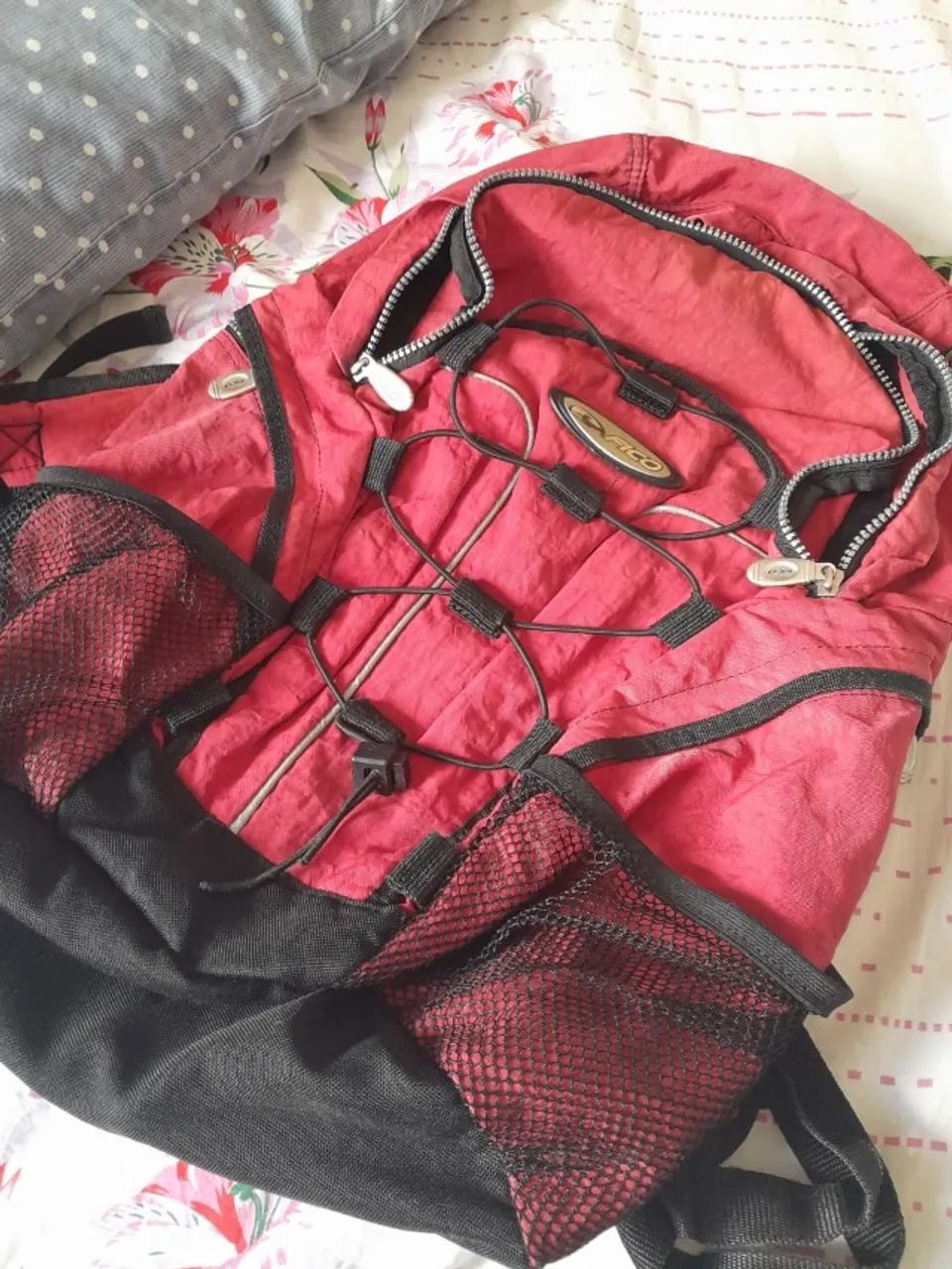 Mochila Fico Vermelha - Esportiva e Conservada