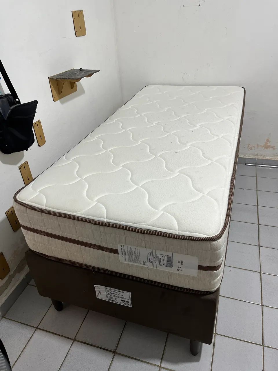 Vendo Cama de Solteiro+Base com 1 mês de uso  - Foto 4