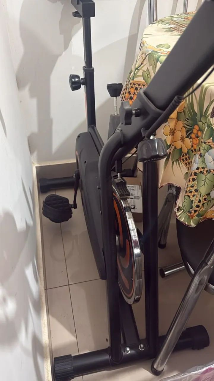Vendo Bicicleta ergométrica semi nova