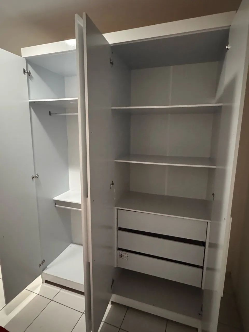 Guarda roupa 4 portas  - Foto 2