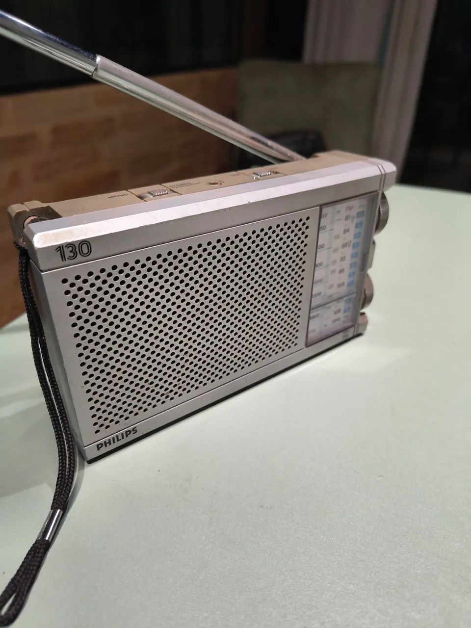 Rádio Philips modelo 130 funcionando  - Foto 4