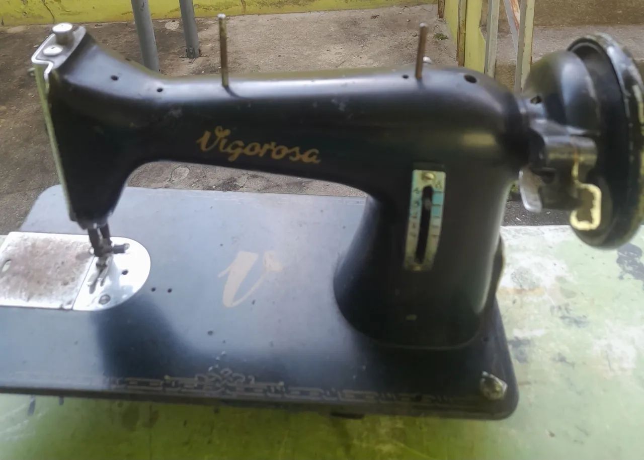 Powerful sewing machine.466415810438113281