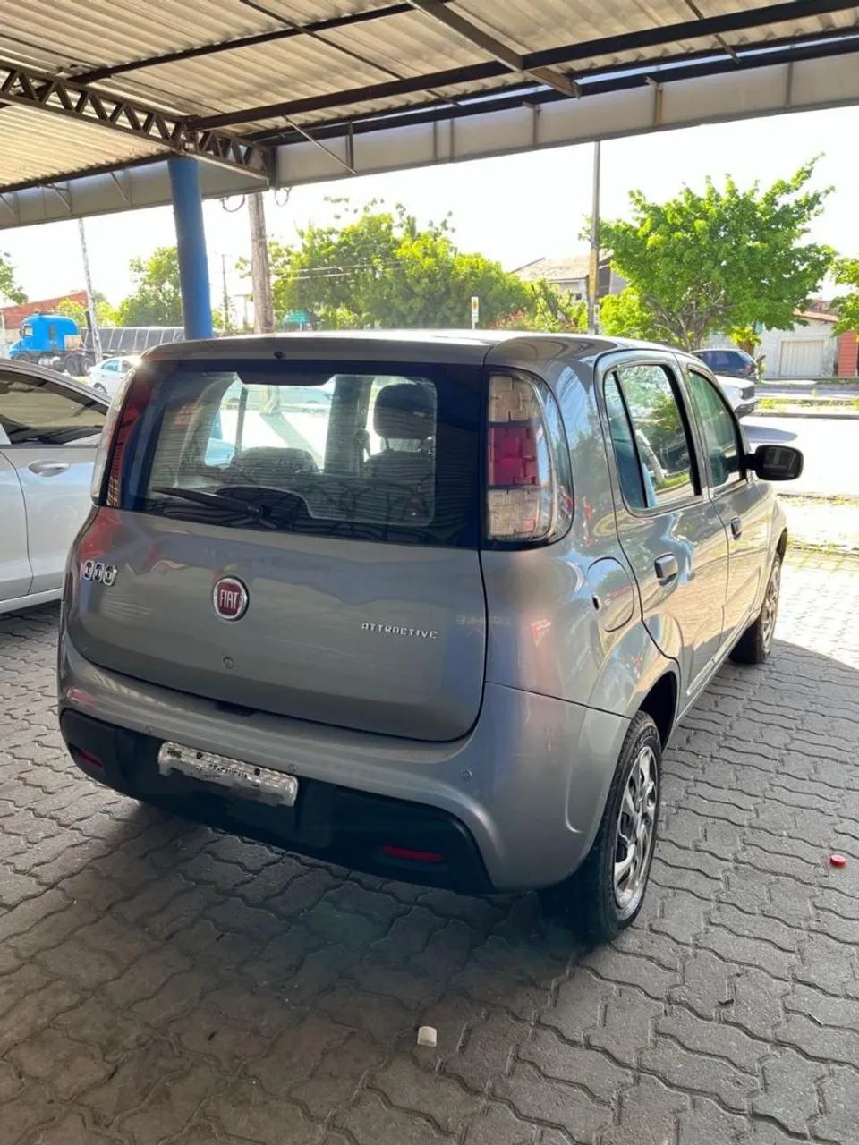 Fiat Uno Attractive 1.0 EVO Fire Flex 8V 5P 2016 - Foto 3
