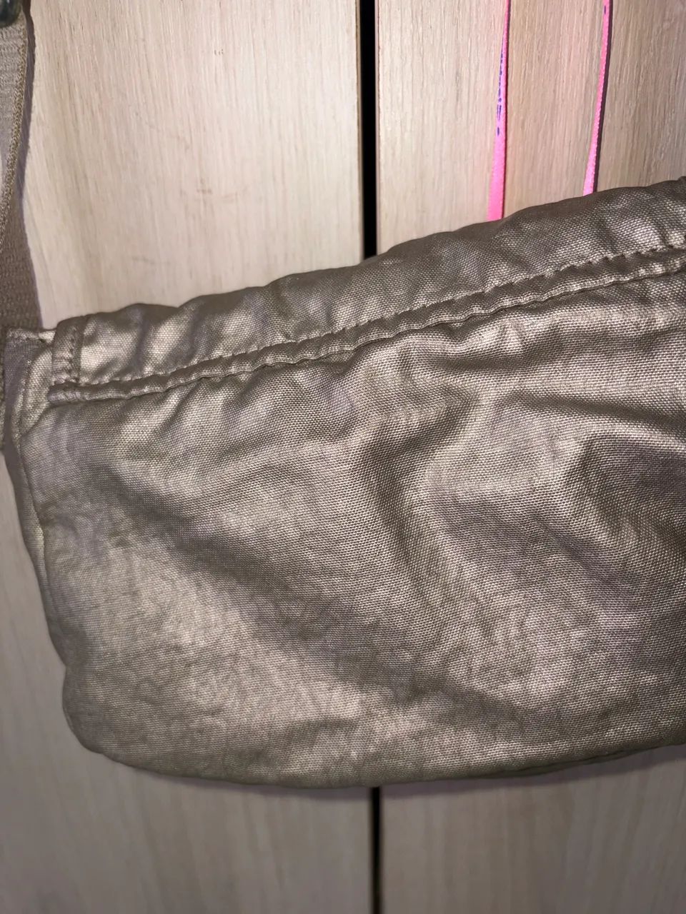 Bolsa Kipling metalizada prata  - Foto 2