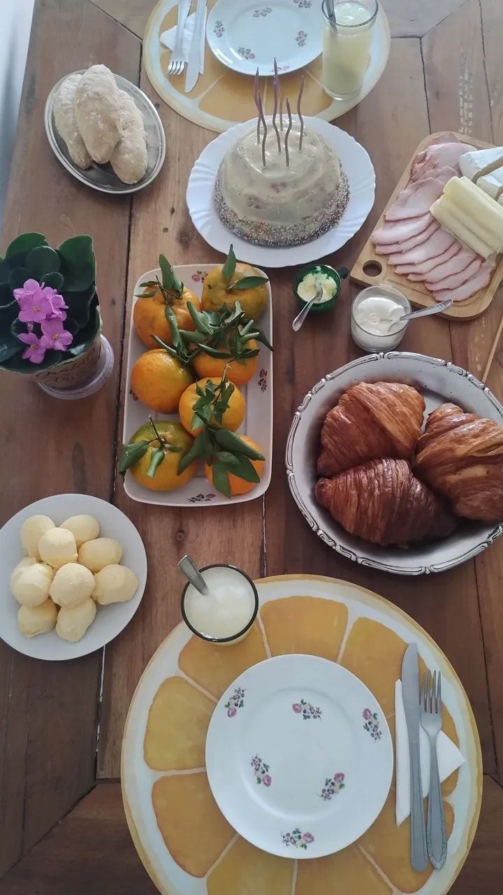 Mesa de madeira de demoliçao. - Foto 2