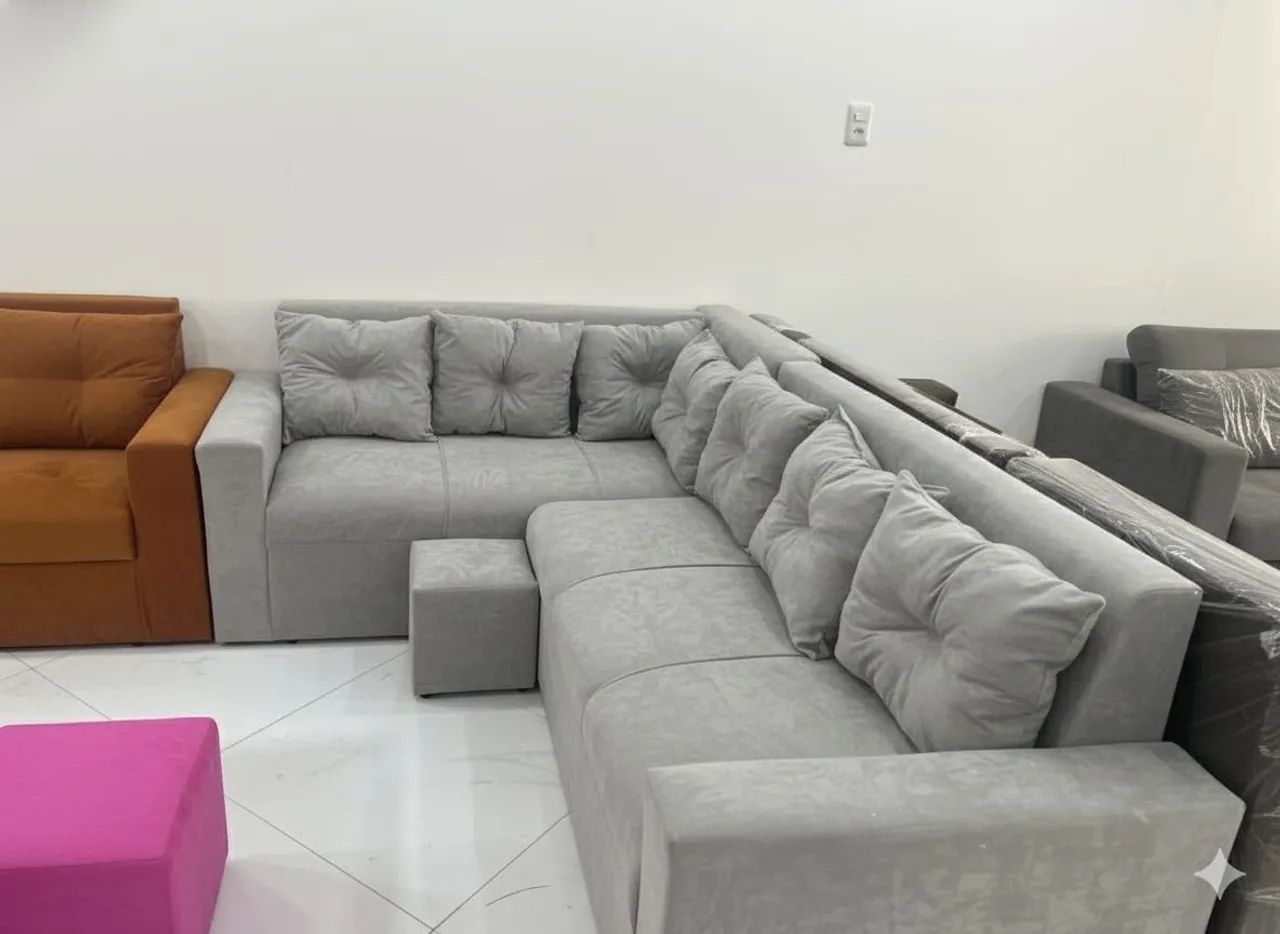 Sofá Em Promoção - acompanha Puff de Brinde