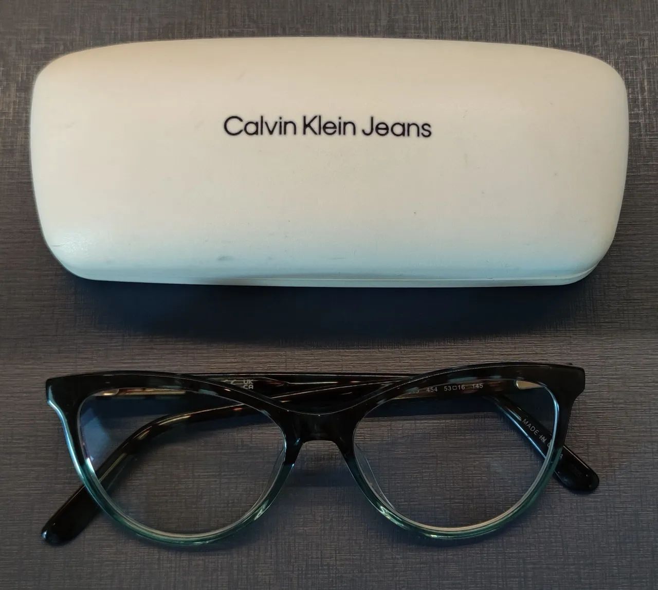 Óculos Calvin Klein feminino usado  - Foto 2