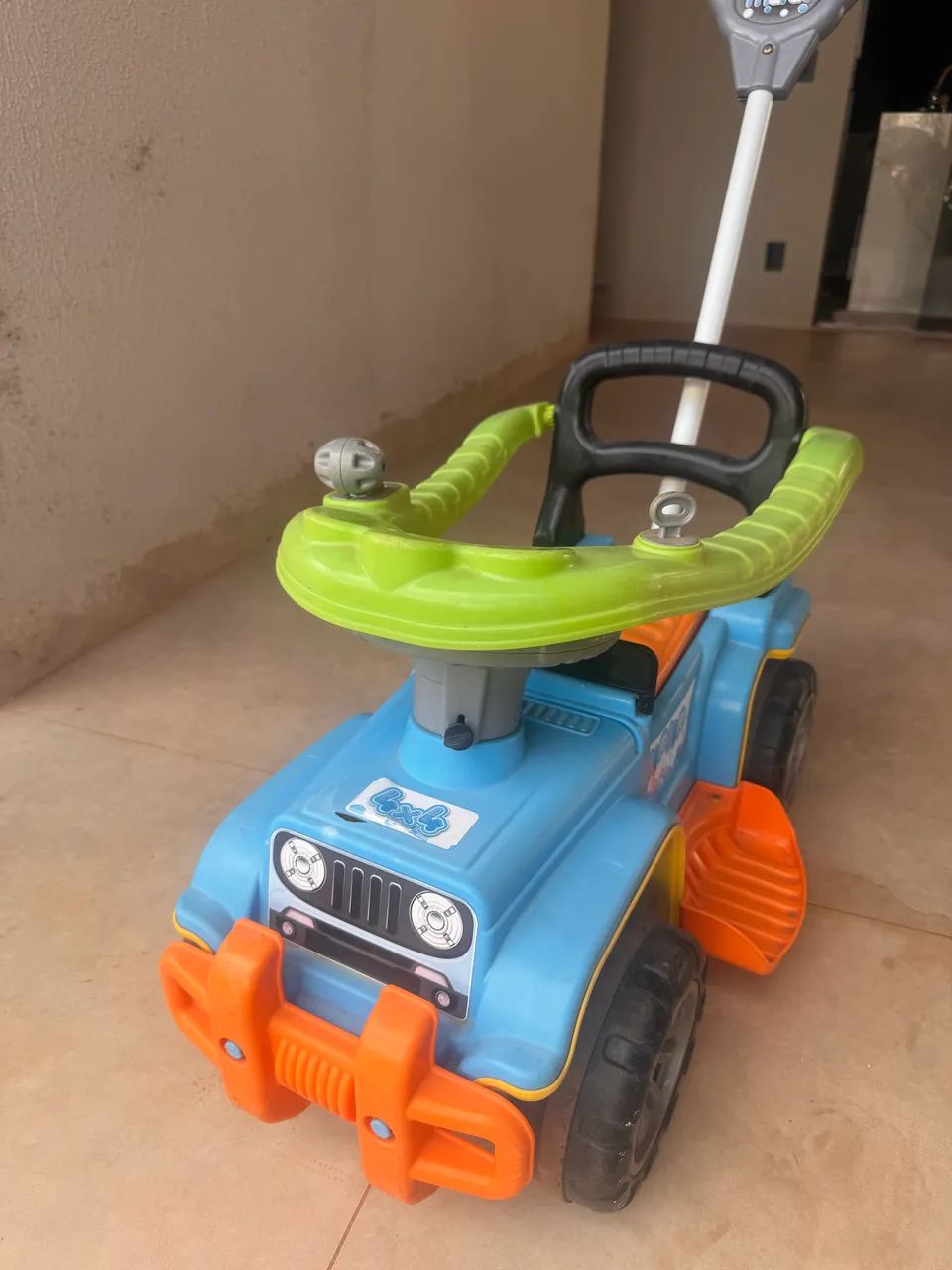 Vendo carrinho de passeio infantil - Foto 2