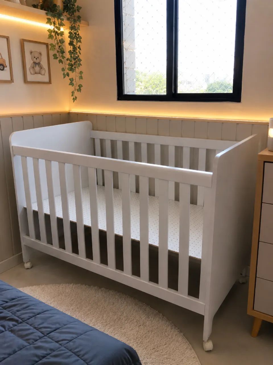 Berço Americano Branco com Rodinhas - Lindo e Conservado