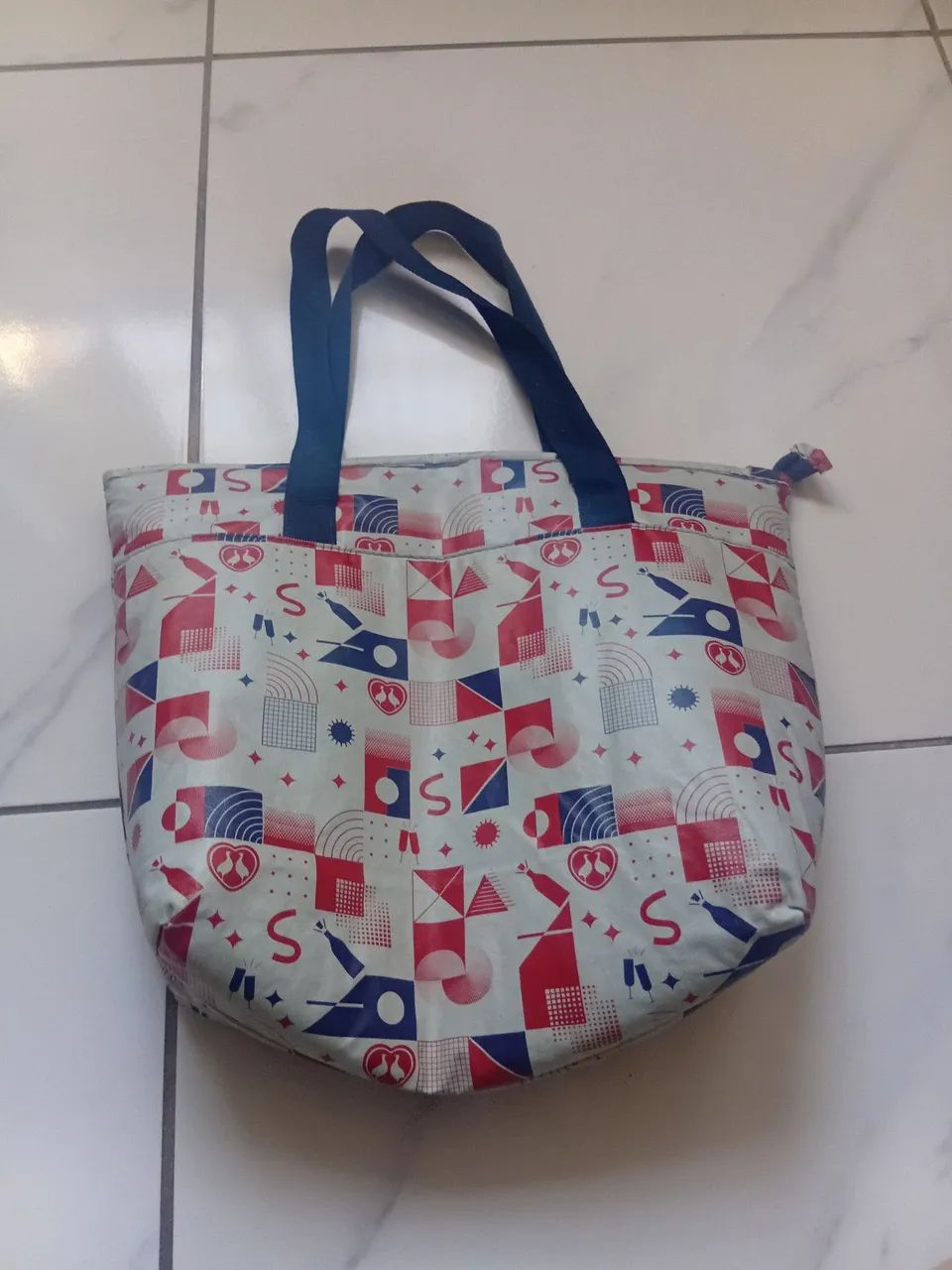 Bolsa térmica com zíper Sadia (usada 1 vez)  - Foto 2
