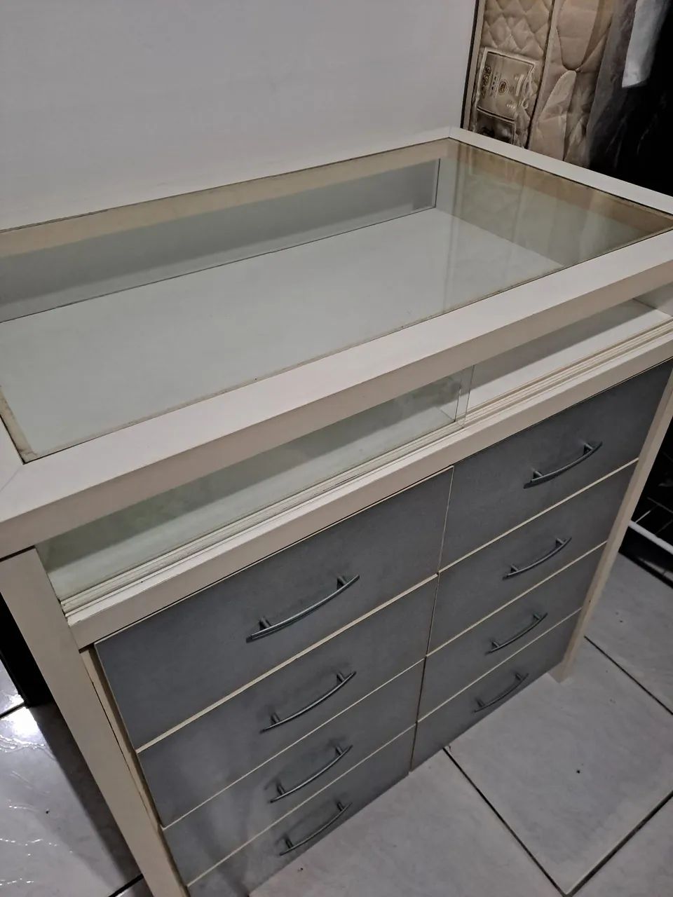 Vendo balcão 8 gavetas com expositor - Foto 4
