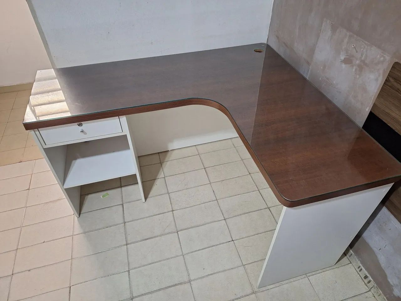 Mesa escrivaninha em L - Foto 3