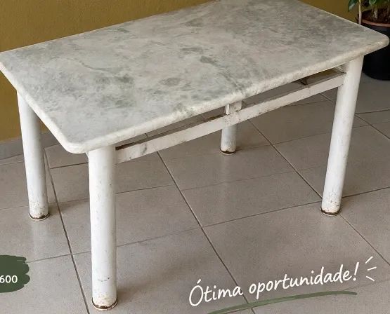 Mesa de mármore