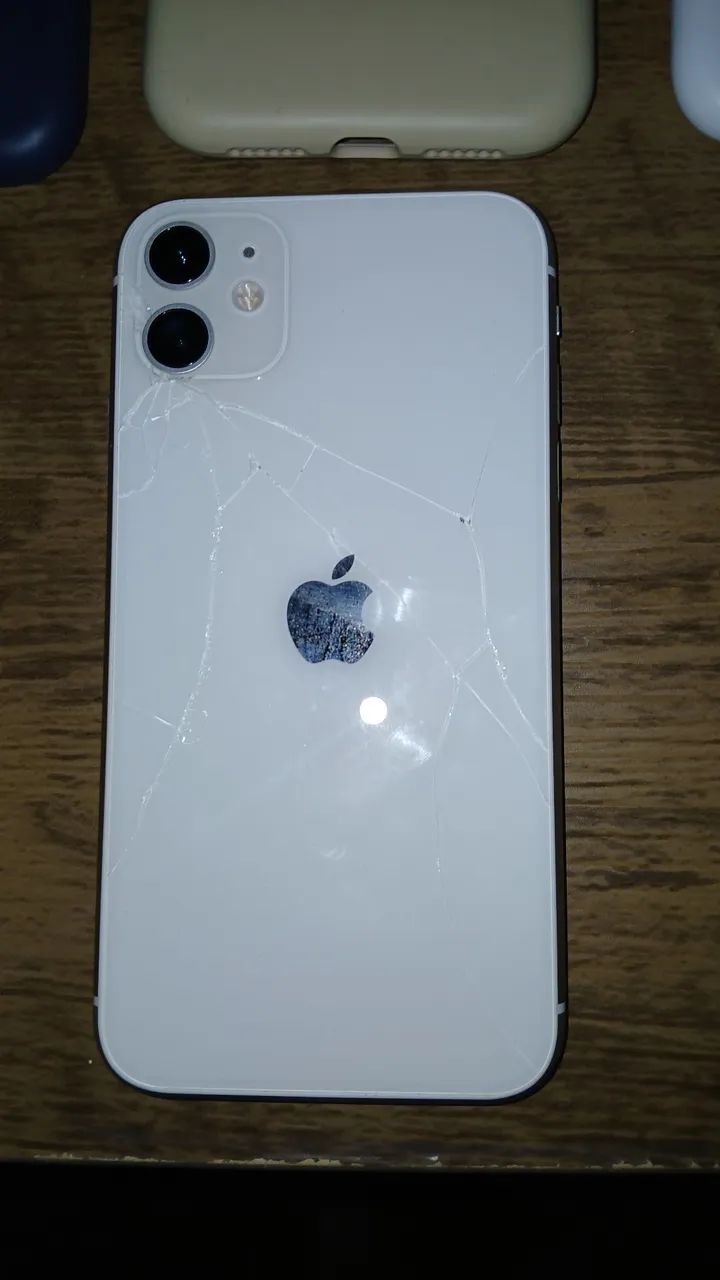 Iphone 11 Branco - 128gb - Foto 2