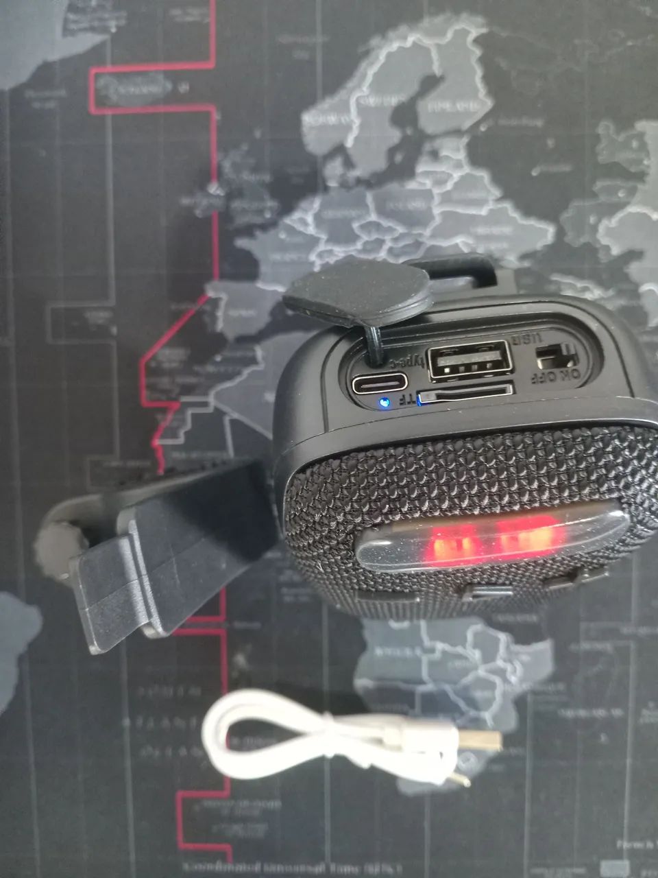 Caixinha de som via bluetooth com suporte para moto e bicicleta