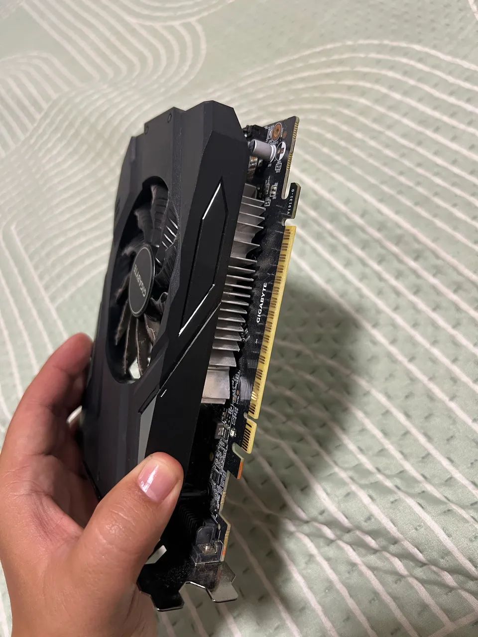 Placa de Vídeo Geforce GTX 1650 4GB Gigabyte DDR6 2 meses de uso, bem conservada  - Foto 3