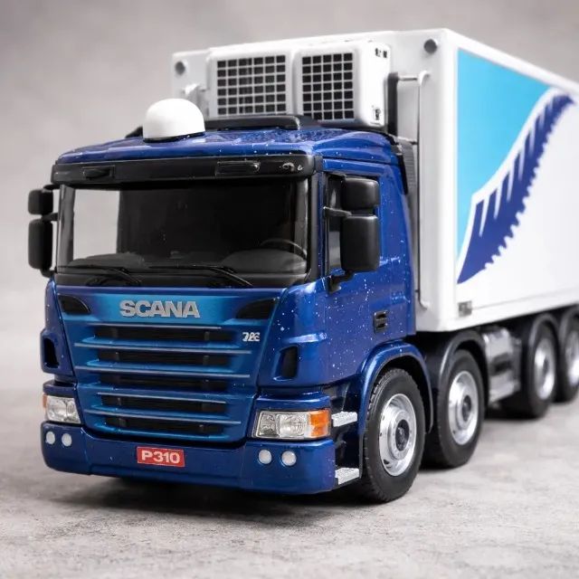 Miniatura caminhão Scania Bau bitruck  - Foto 4