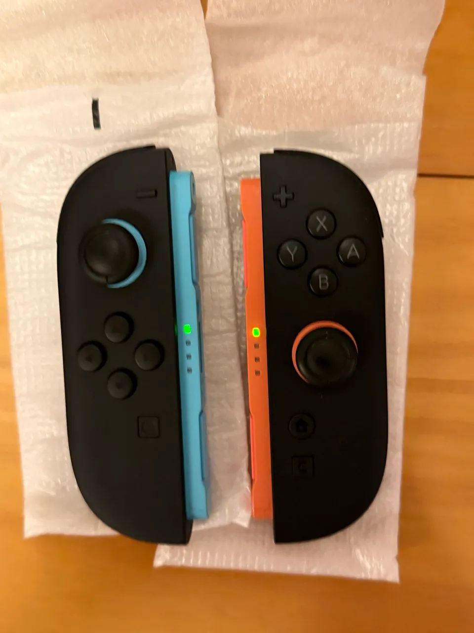 Joy Con - Azul e Vermelho - Switch 2 - Foto 3