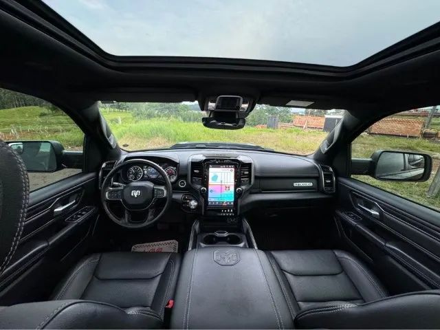 Ram Classic Laramie 5.7 V8 16V Gasolina 4X4 Aut. 2023 - Foto 9