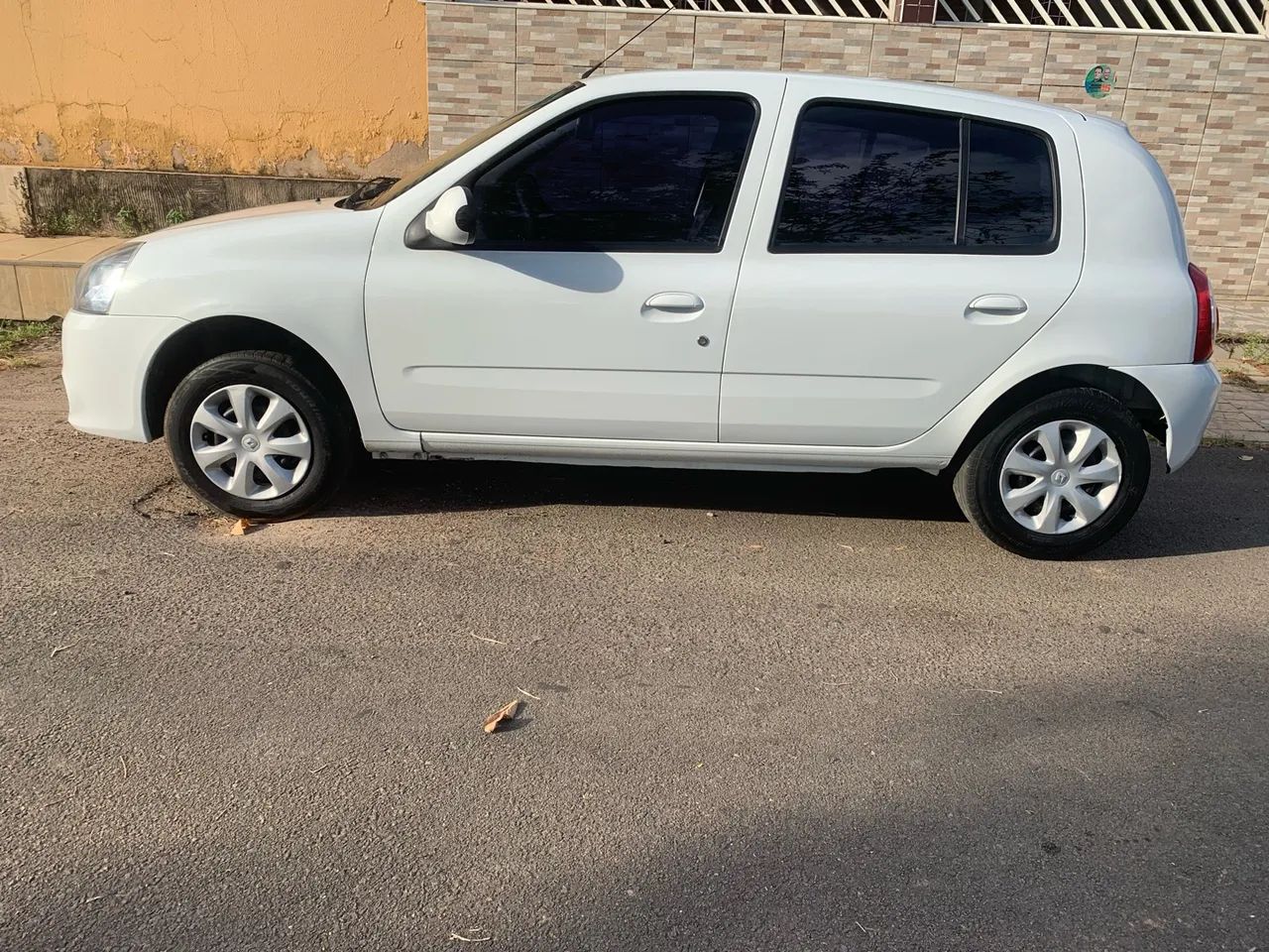 Vendo clio 15/16 completo. 34.500 - Foto 2