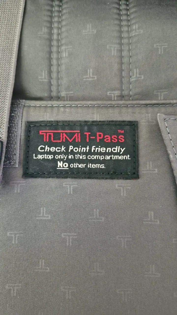 Bolsa TUMI T-PASS para notebook , modelo executivo, com alça de mão  - Foto 3