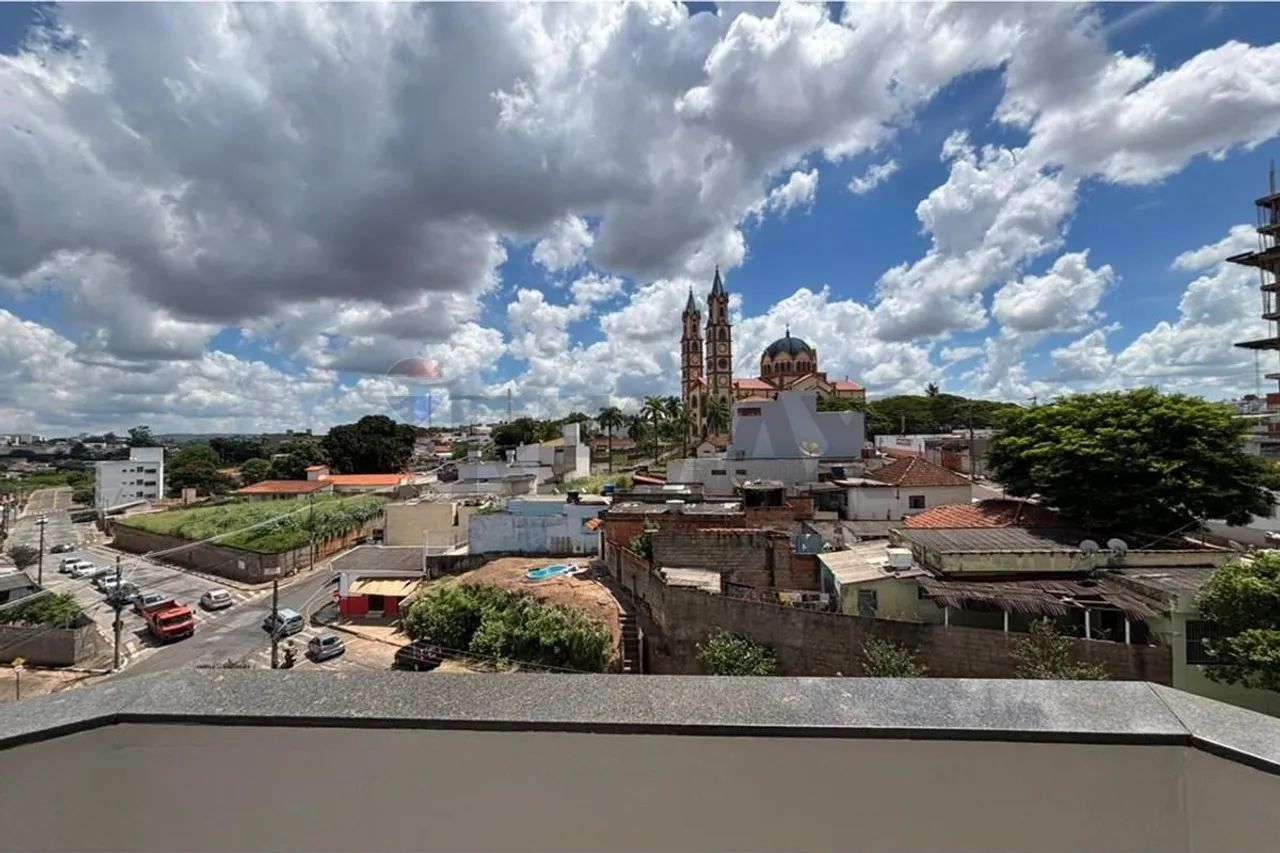 Apartamento com 2 dormitórios e 1 suíte à Venda no Edifício La Villette em Passos, MG! Loc - Foto 3