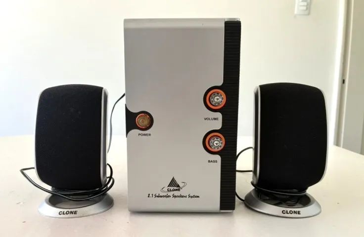 Caixa de Som Amplificada Subwoofer Clone 2.1