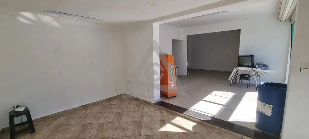 Casa para alugar em Campinas, Jardim Leonor, com 3 quartos, com 125 m² - Foto 2