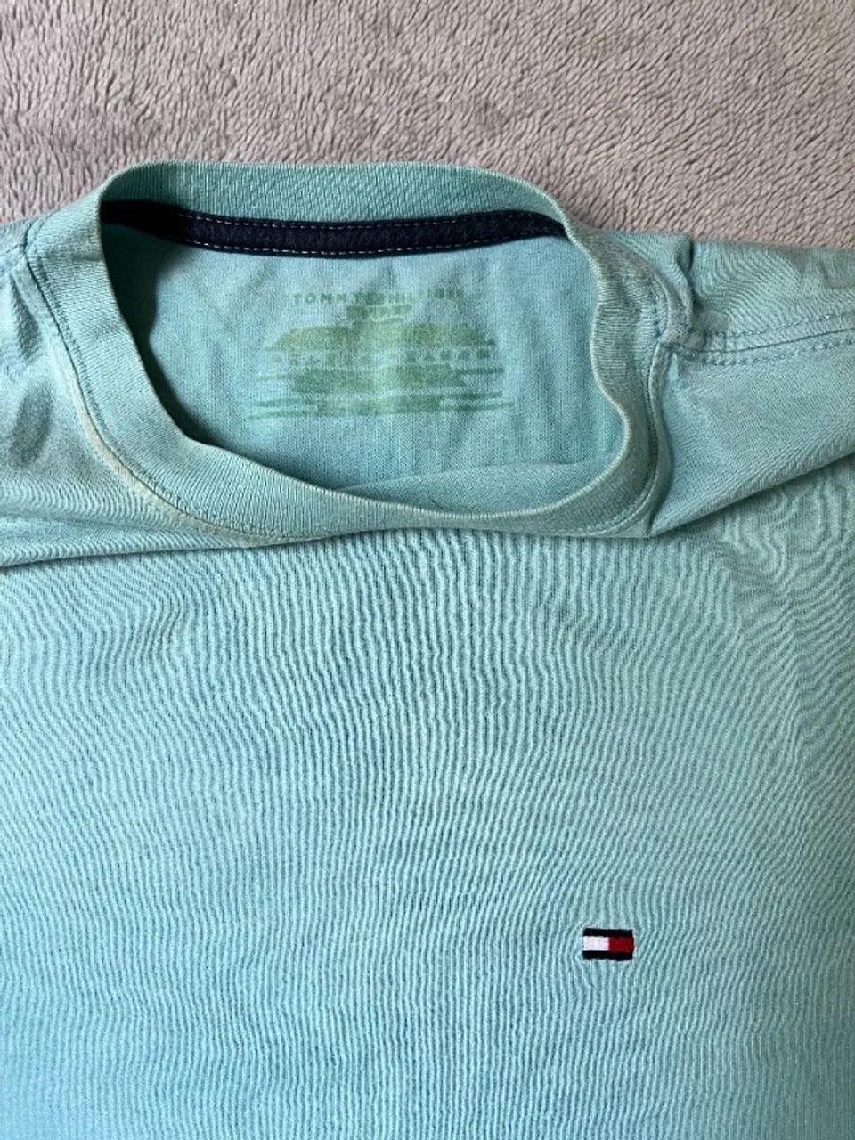 camiseta tommy hilfiger original azul claro - Foto 3