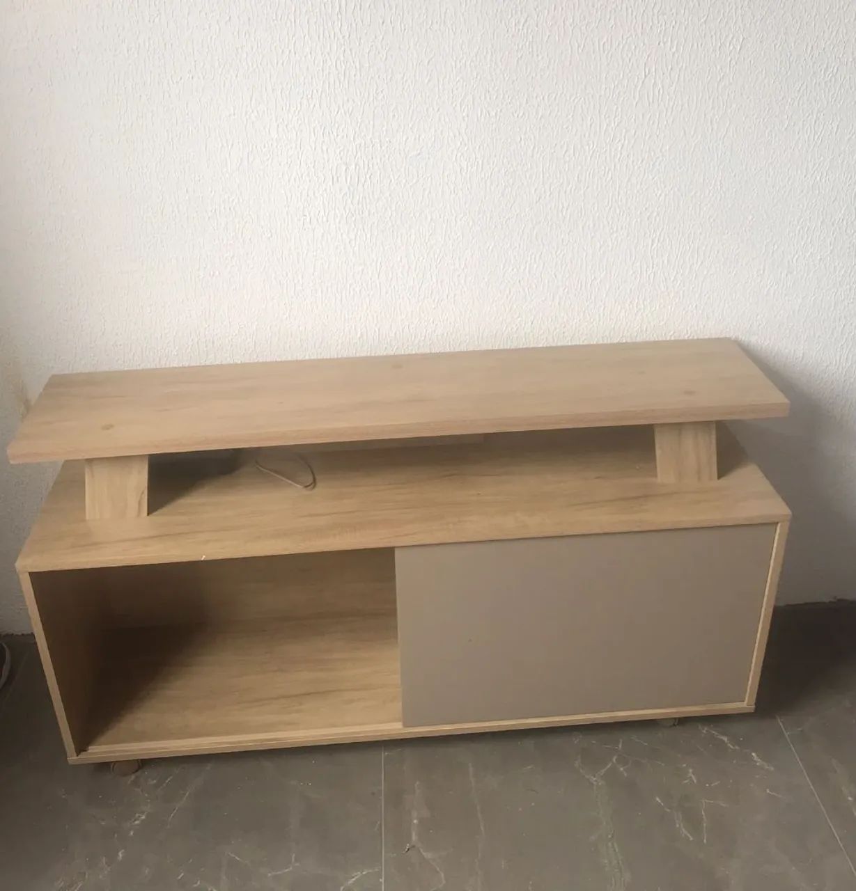 Reck cabe uma tv de até 50 polegadas 