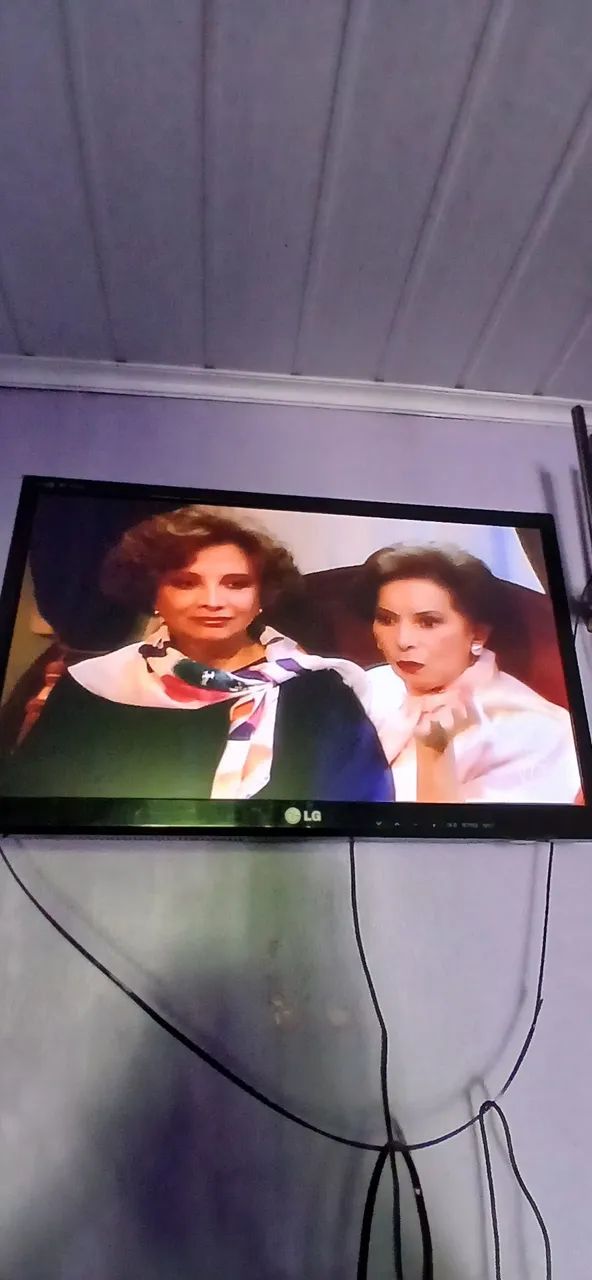 Tv ld full HD 22 polegadas não é  smart conversar integrado  - Foto 4