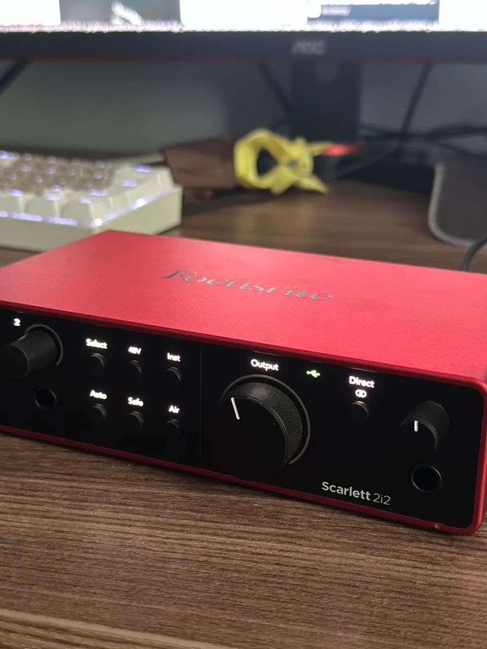 Interface de áudio Focusrite Scarlett 2i2 4ºGen + 2 Cabos p10 - Foto 5