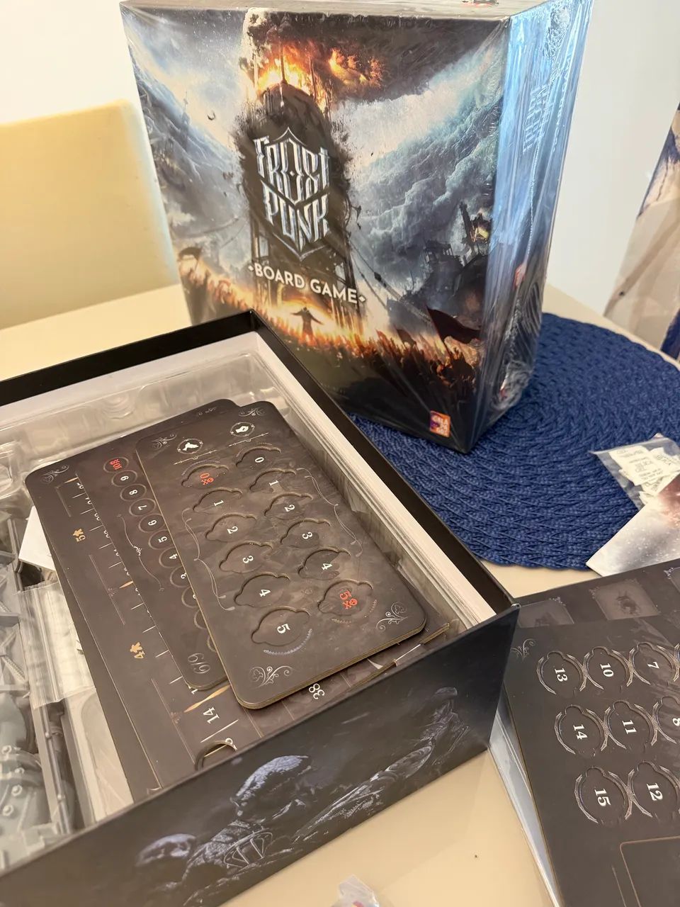 FROSTPUNK Board Game  - Foto 2